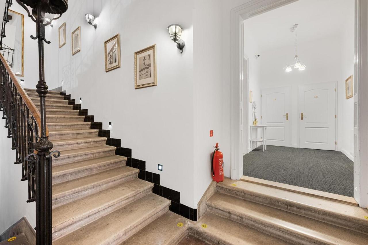 Downtown Bratislava B&B Bagian luar foto