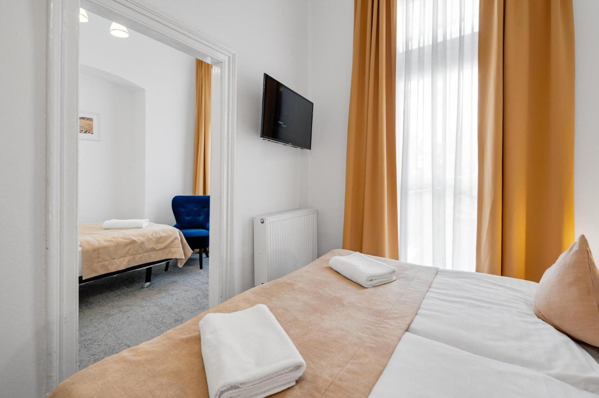 Downtown Bratislava B&B Bagian luar foto