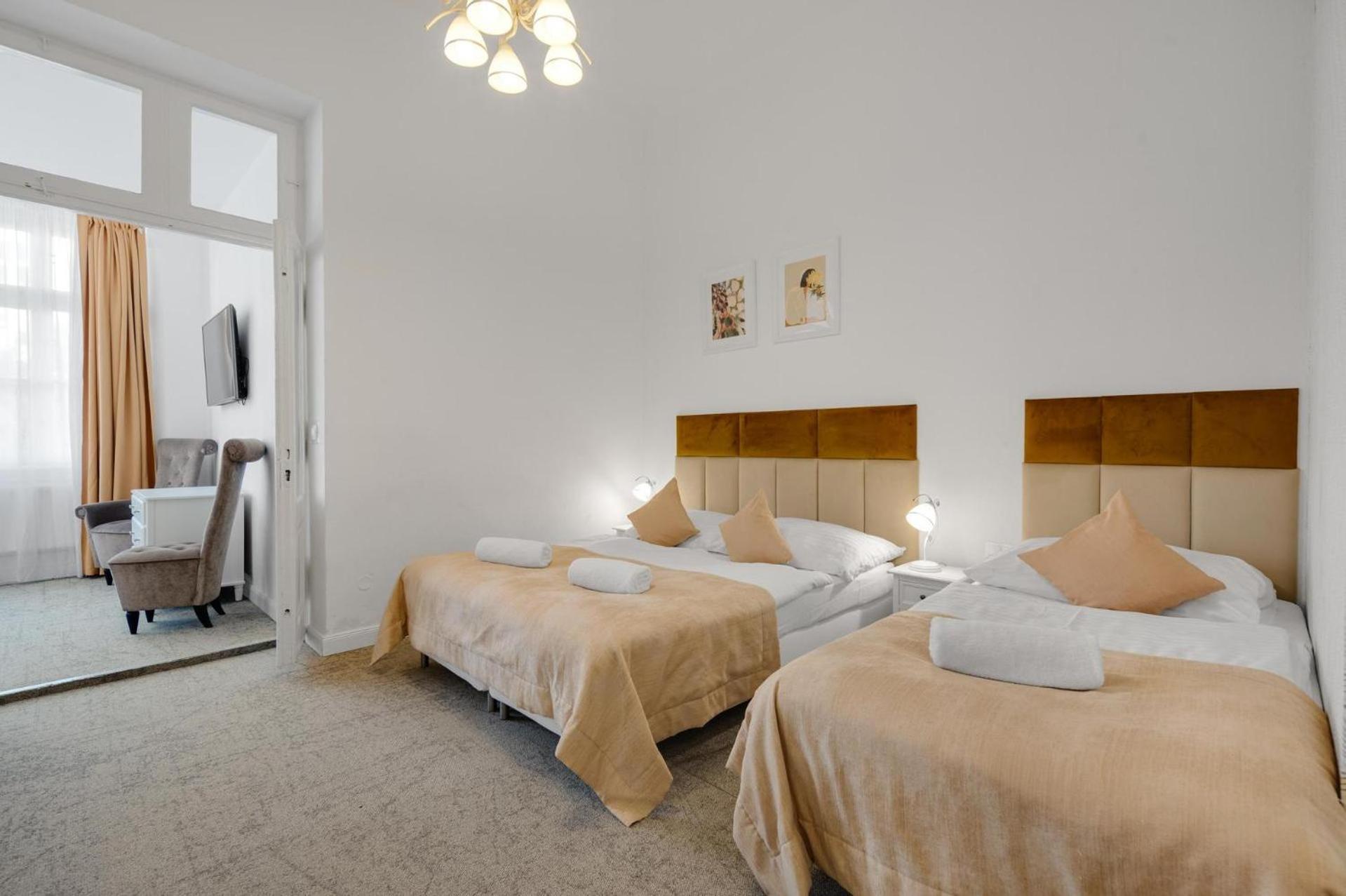 Downtown Bratislava B&B Bagian luar foto