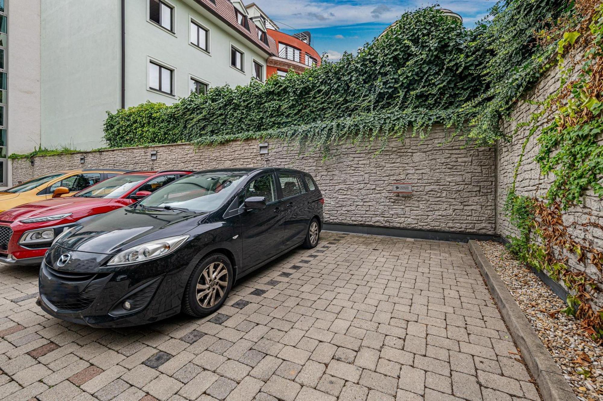 Downtown Bratislava B&B Bagian luar foto