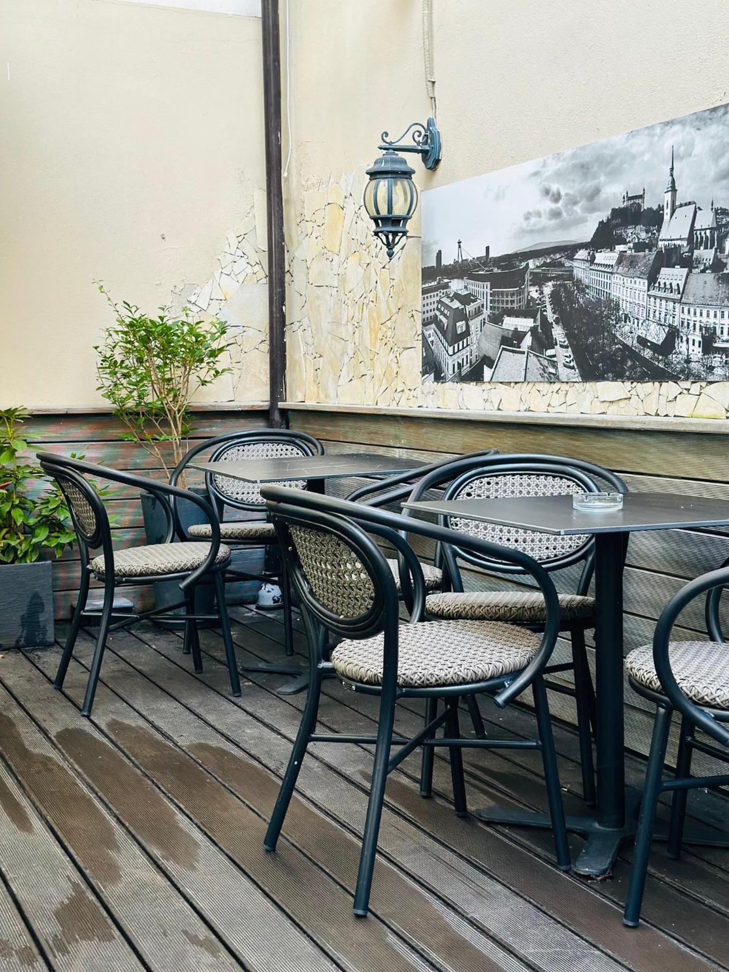 Downtown Bratislava B&B Bagian luar foto