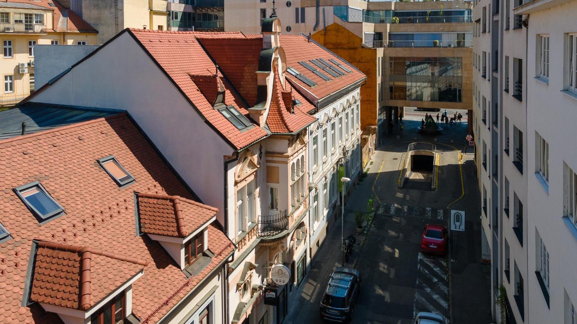 Downtown Bratislava B&B Bagian luar foto