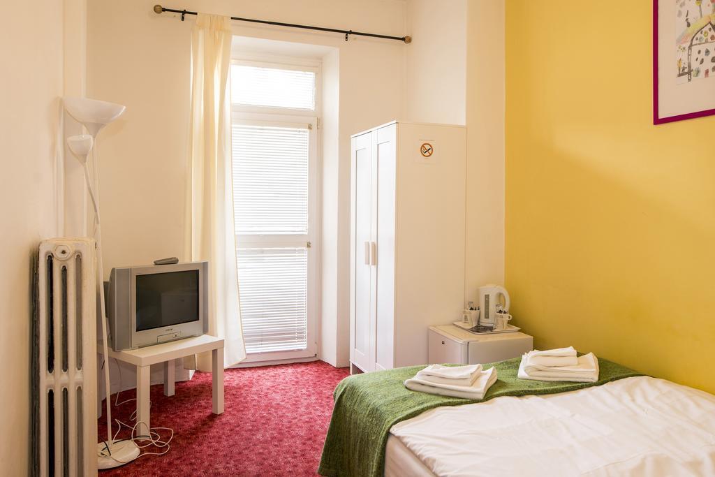 Downtown Bratislava B&B Bagian luar foto
