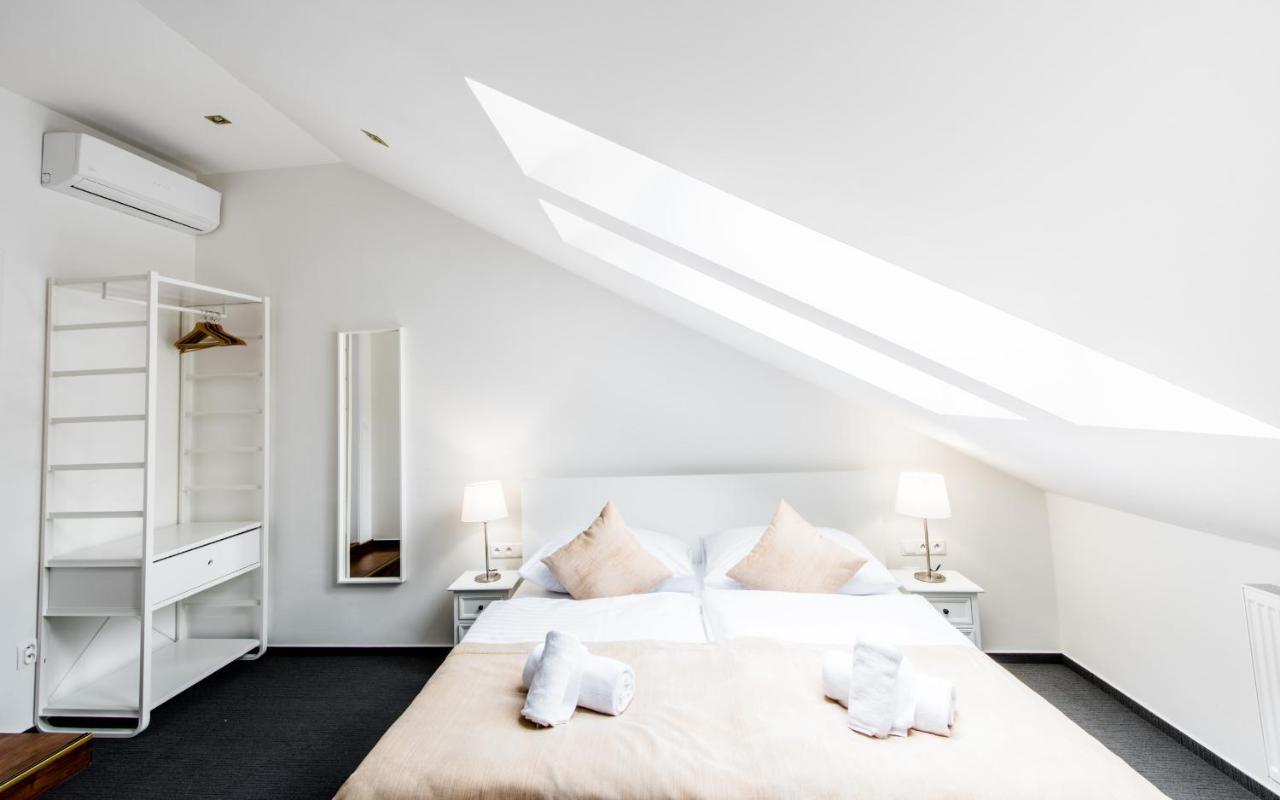 Downtown Bratislava B&B Bagian luar foto